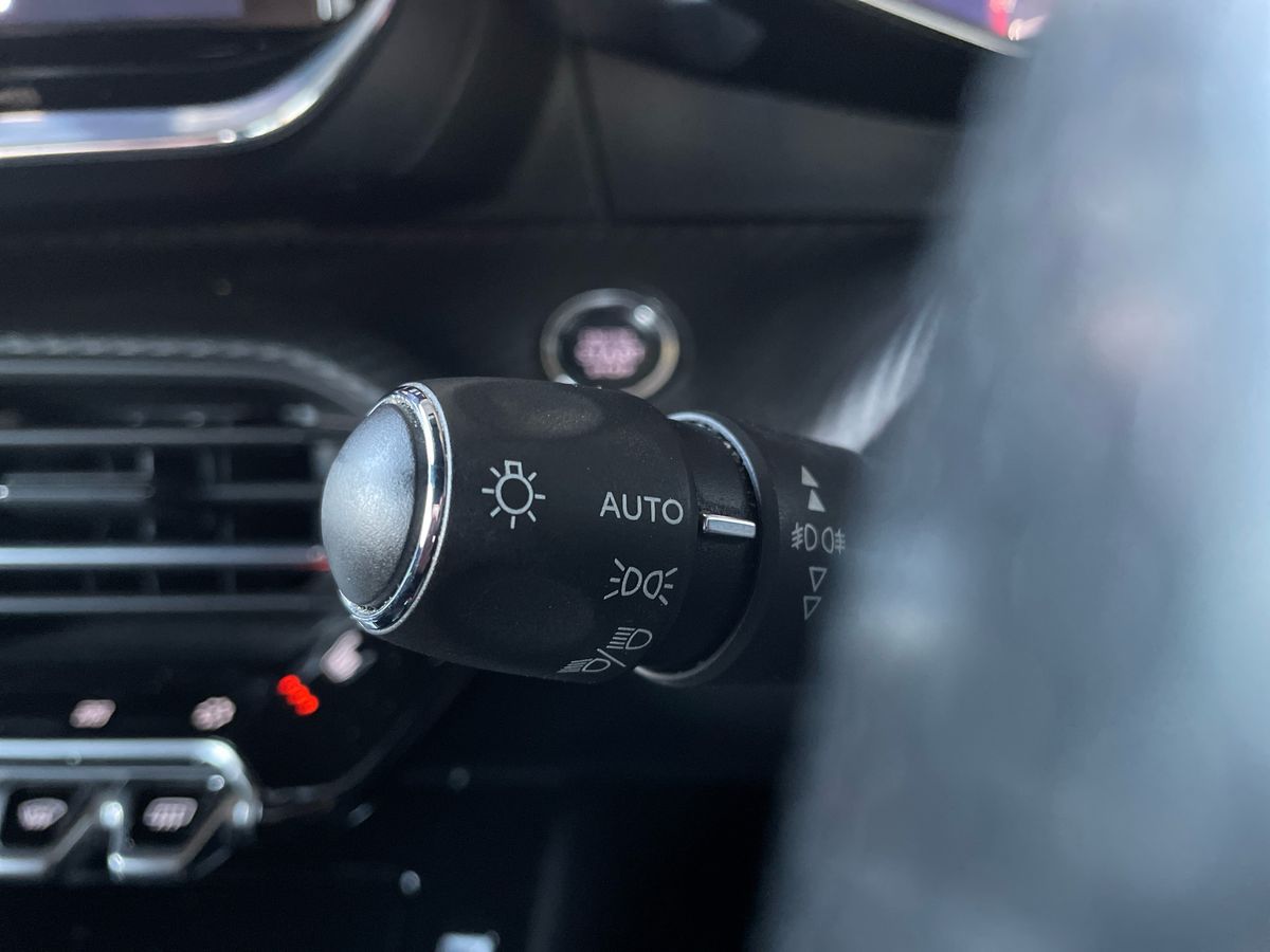 Used Peugeot 2008 2021 for sale - 77055670: Photo 38