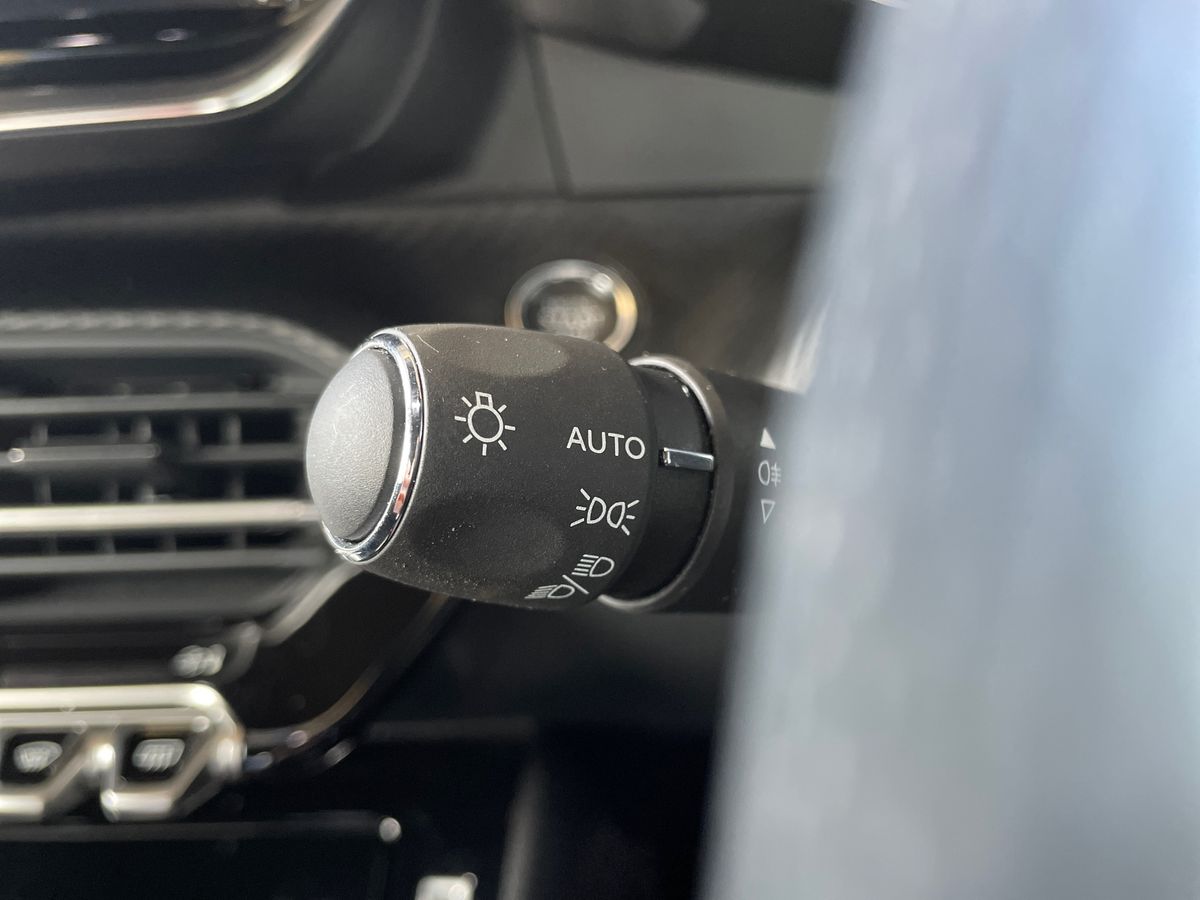 Used Peugeot 2008 2023 for sale - 76871309: Photo 39