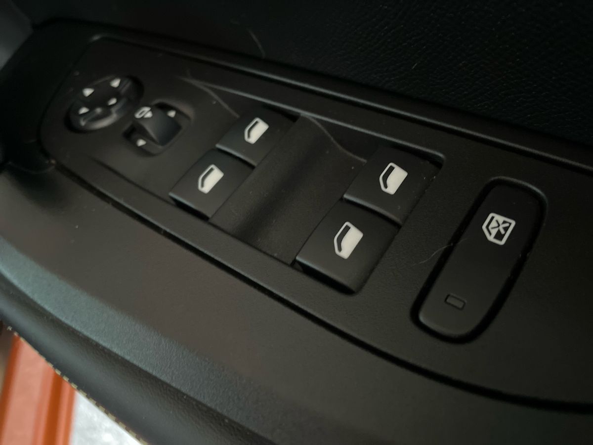 Used Peugeot 2008 2022 for sale - 76635607: Photo 24