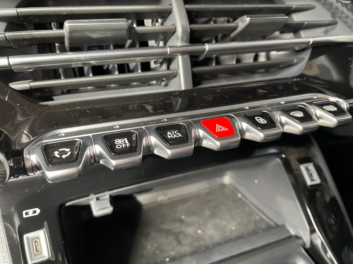 Used Peugeot 208 2023 for sale - 78187011: Photo 41