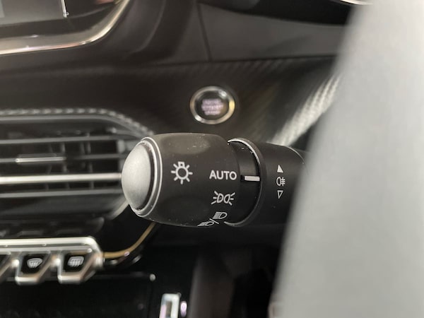 Used Peugeot 2008 2023 for sale - 76315822: Photo 37