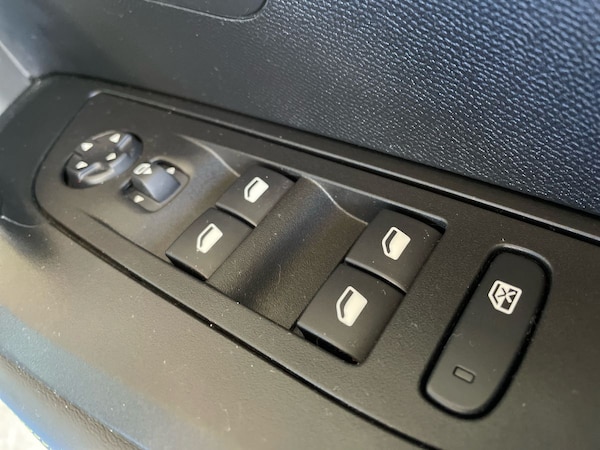 Used Peugeot 2008 2023 for sale - 76191177: Photo 24