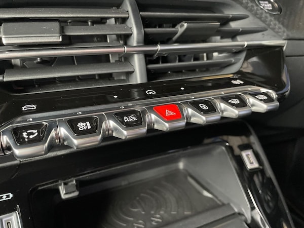 Used Peugeot 2008 2023 for sale - 76191177: Photo 40