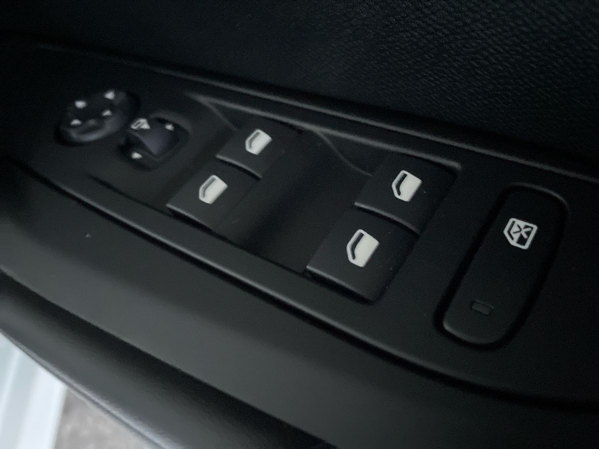 Used Peugeot 208 2022 for sale - 76872857: Photo 24