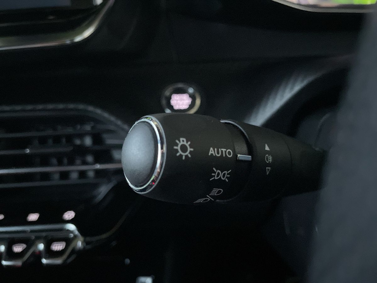 Used Peugeot 208 2022 for sale - 76872857: Photo 40