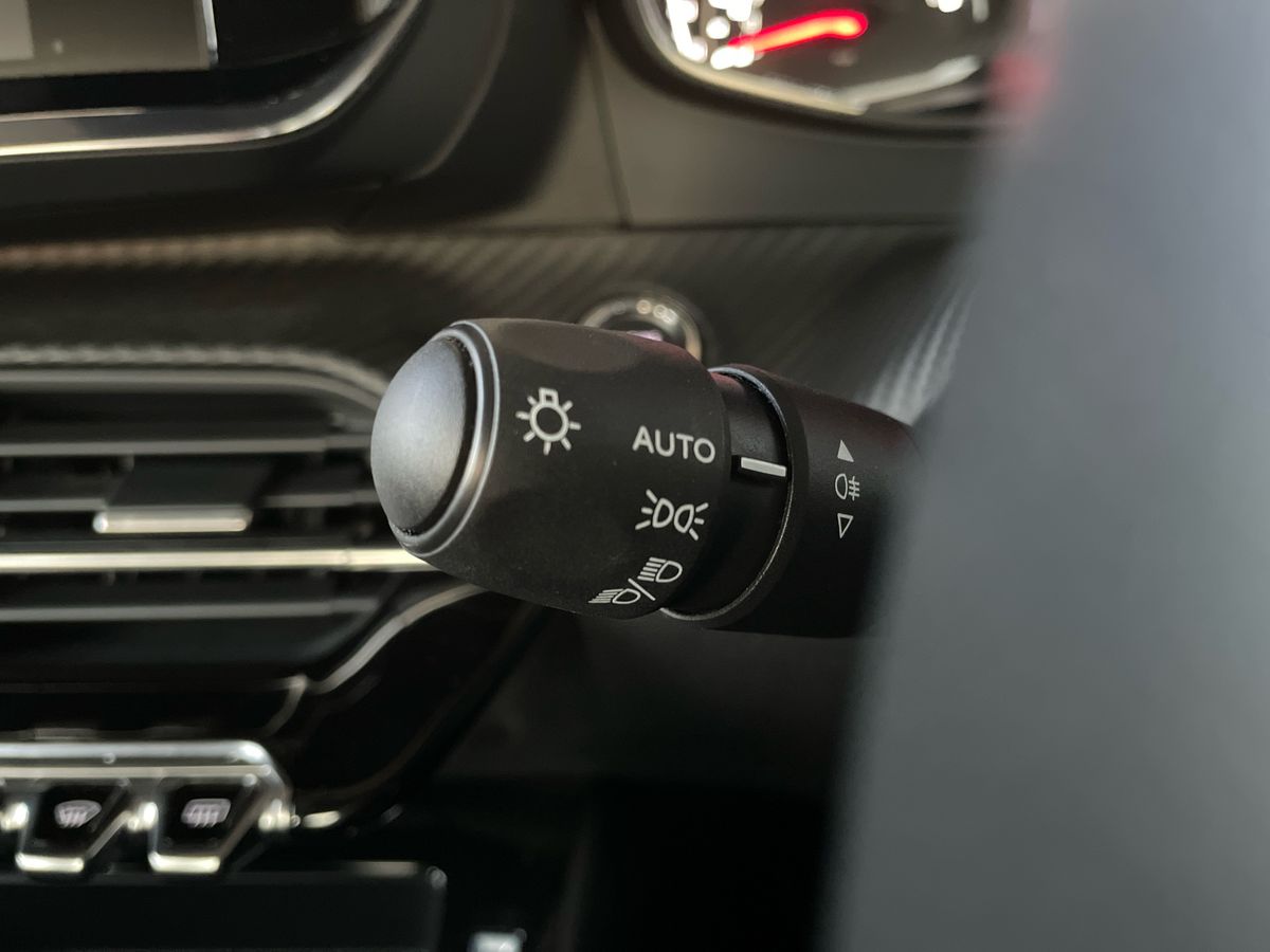 Used Peugeot 208 2022 for sale - 76647792: Photo 37