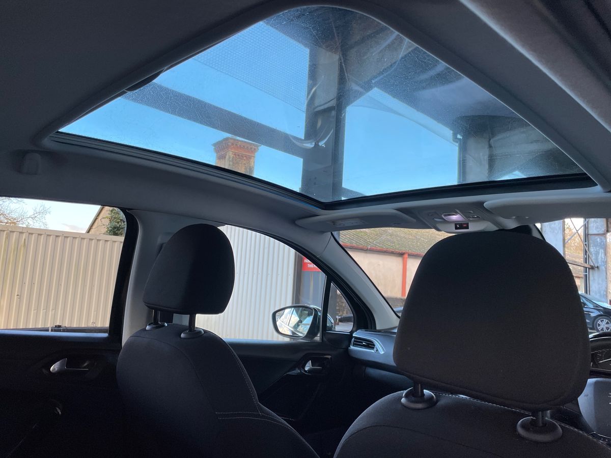 Used Peugeot 208 2019 for sale - 77012982: Photo 38