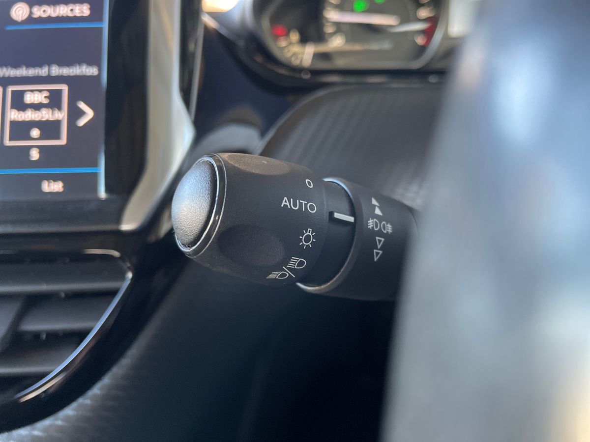 Used Peugeot 208 2019 for sale - 77012982: Photo 41