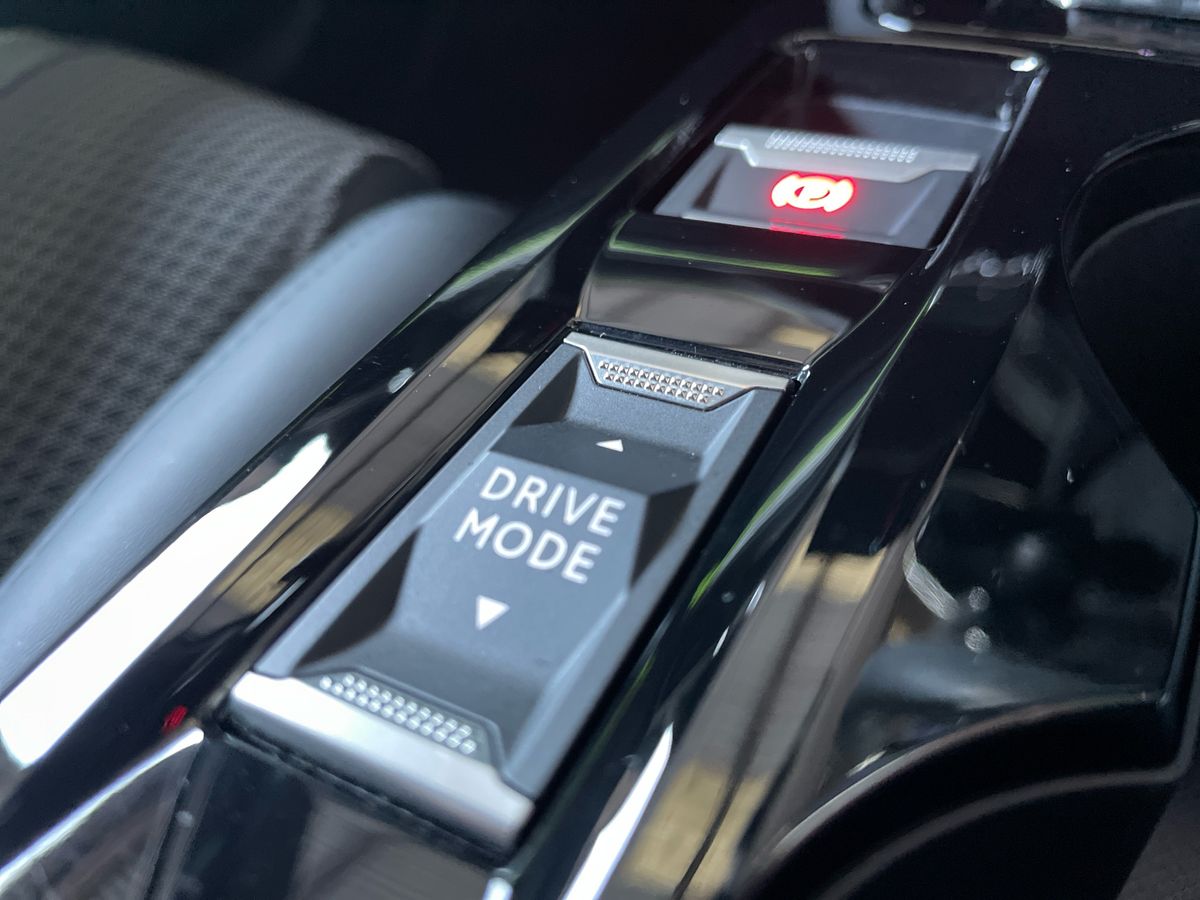 Used Peugeot 2008 2023 for sale - 76355210: Photo 39