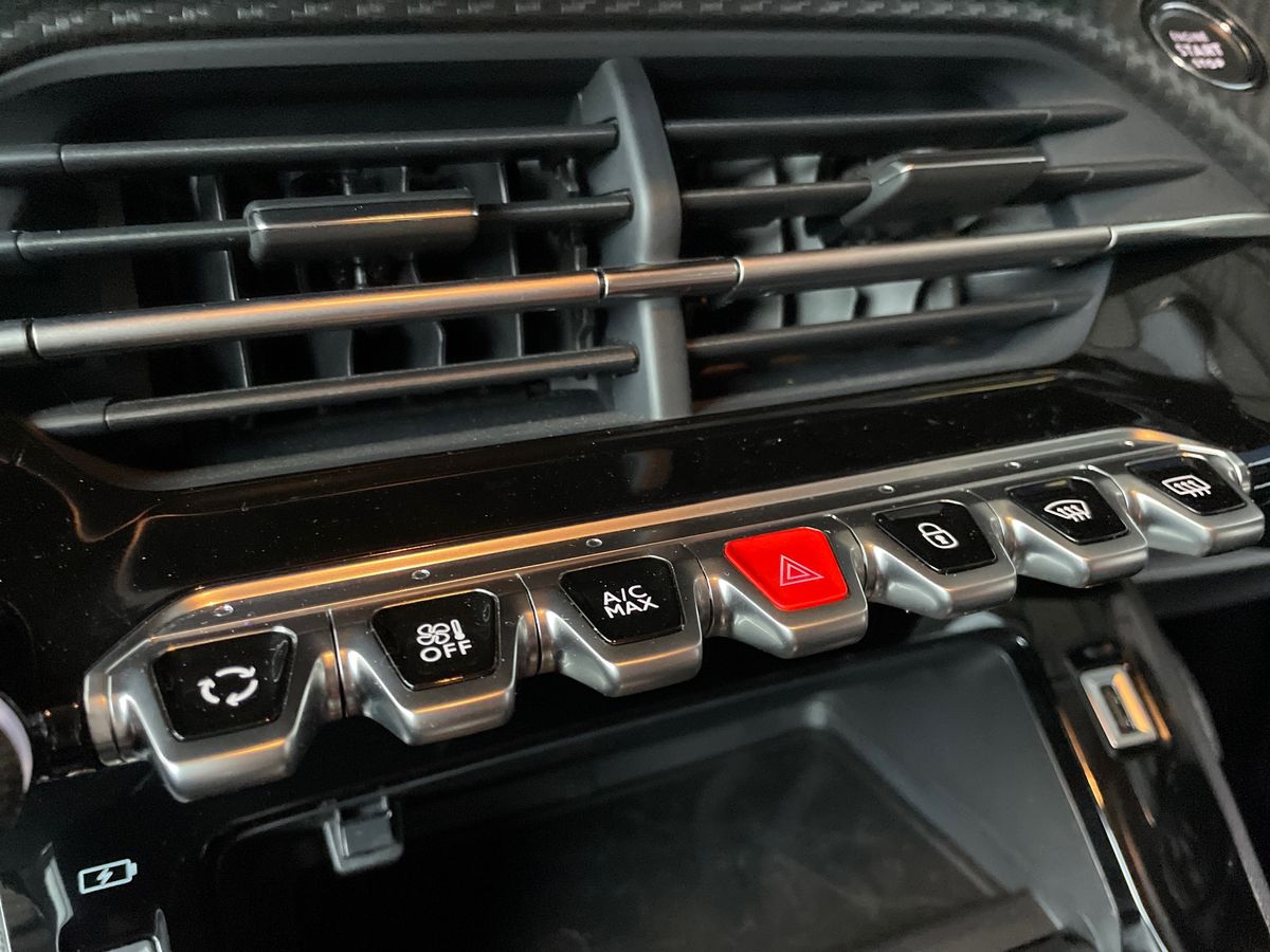 Used Peugeot 208 2023 for sale - 76609654: Photo 39