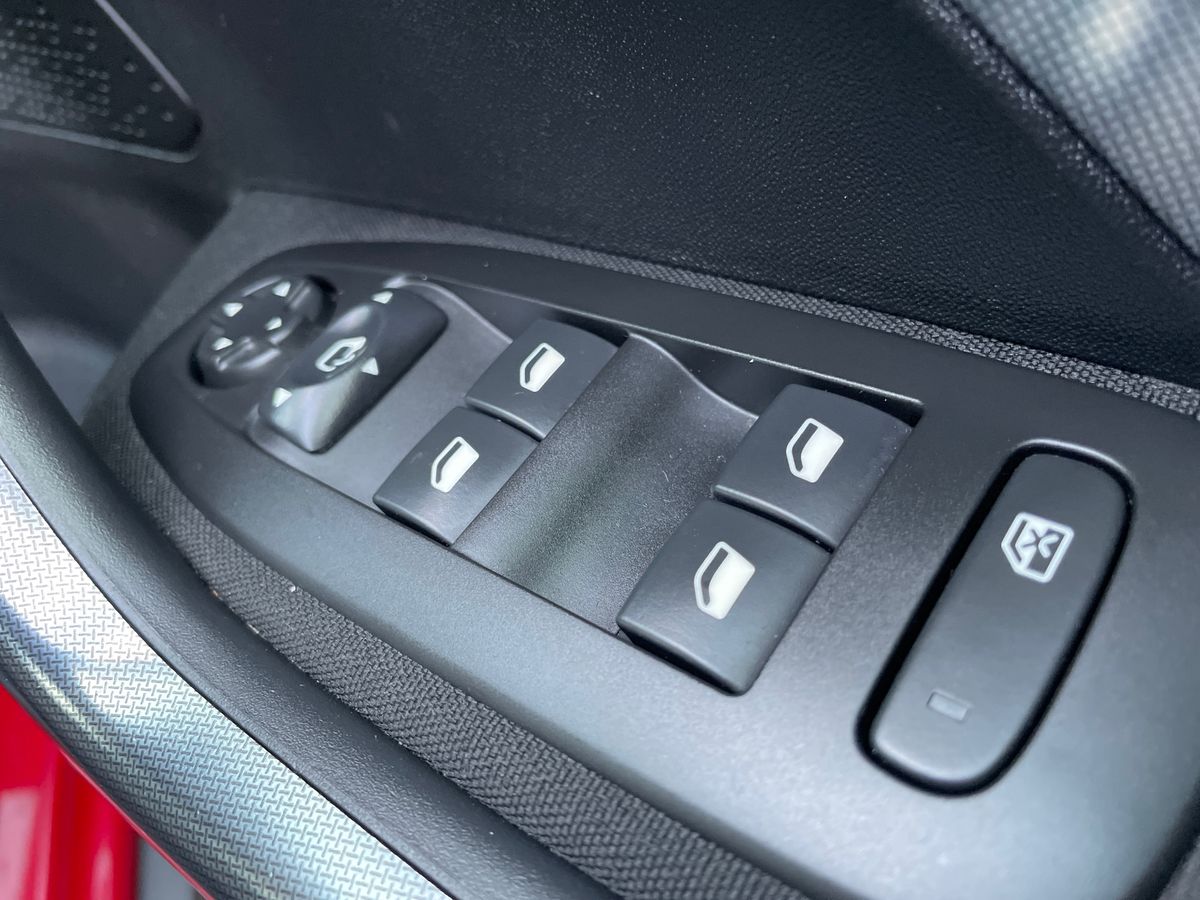 Used Peugeot 2008 2019 for sale - 76999437: Photo 24