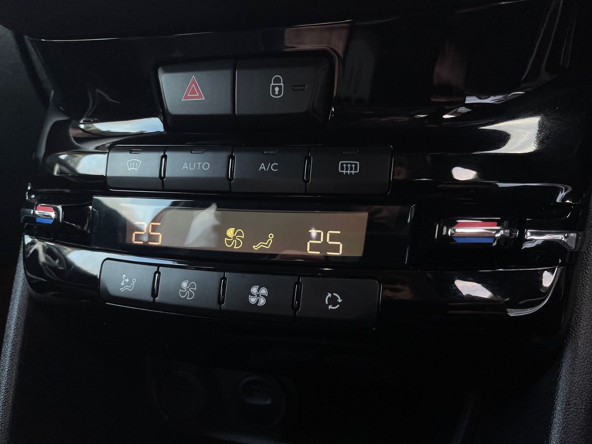 Used Peugeot 2008 2019 for sale - 76999437: Photo 26