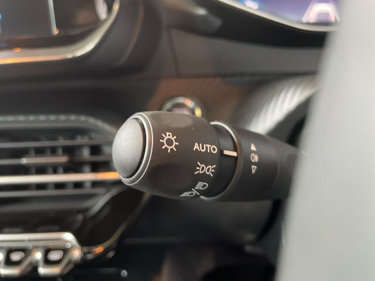 Used Peugeot 208 2023 for sale - 76873963: Photo 38