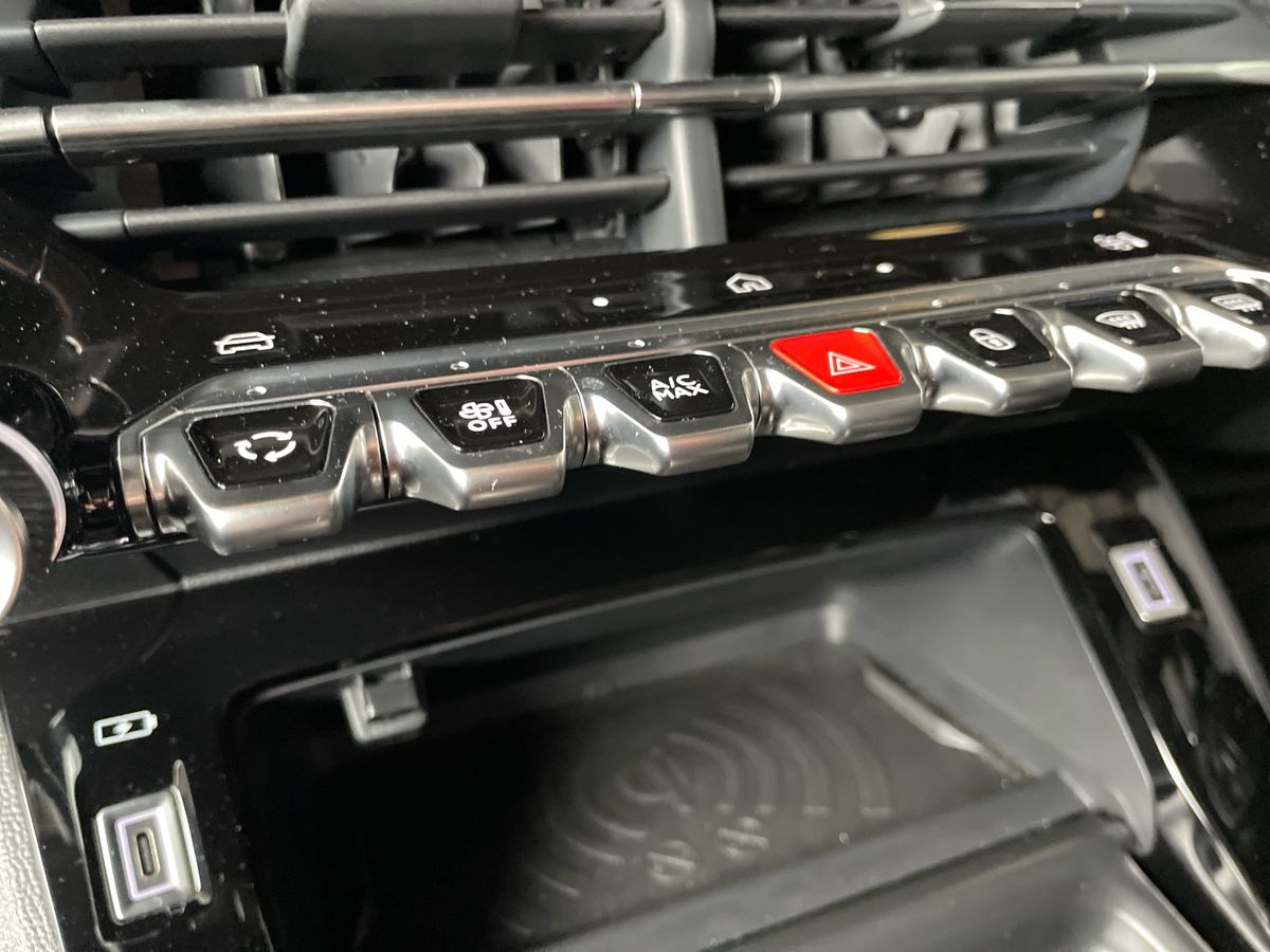 Used Peugeot 2008 2023 for sale - 77634680: Photo 38