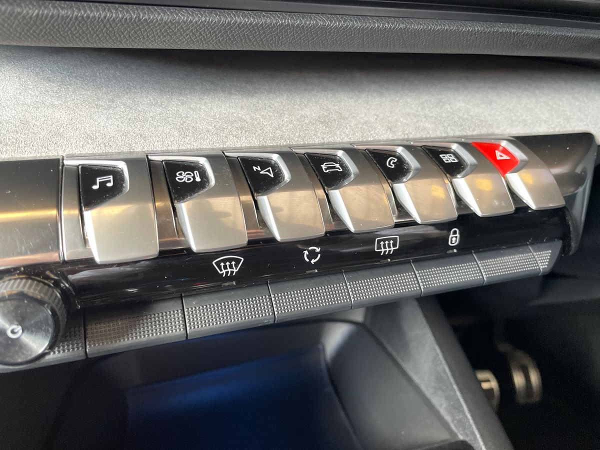 Used Peugeot 3008 2021 for sale - 75996828: Photo 40