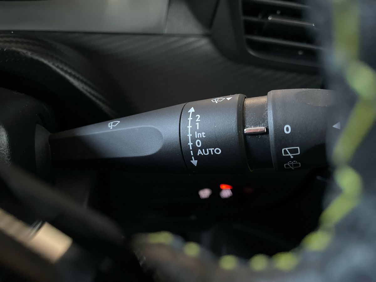 Used Peugeot 2008 2022 for sale - 76872849: Photo 40