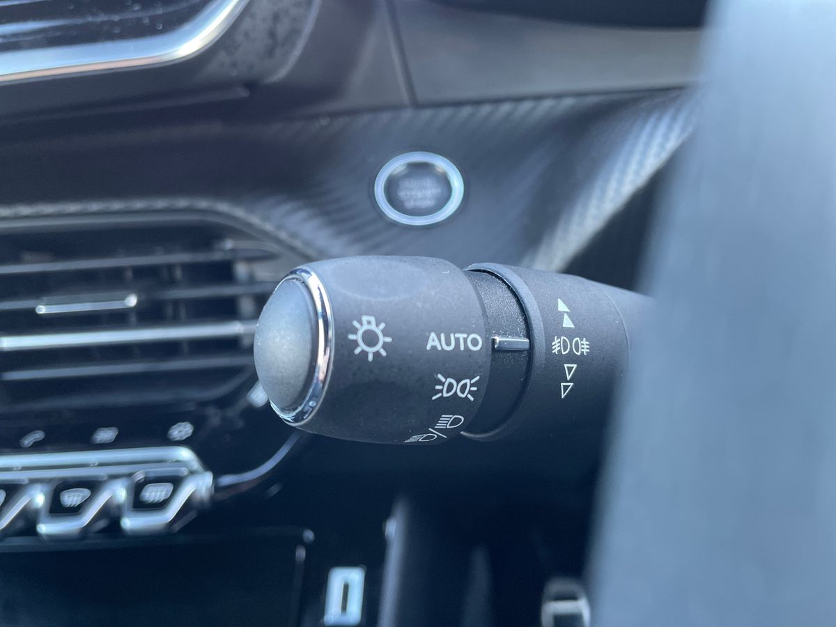 Used Peugeot 2008 2022 for sale - 76523523: Photo 38