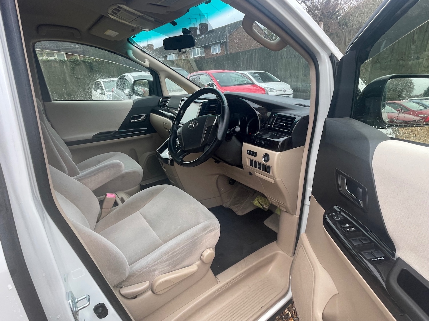 Used Toyota Vellfire 2014 for sale - 76548140: Photo 13