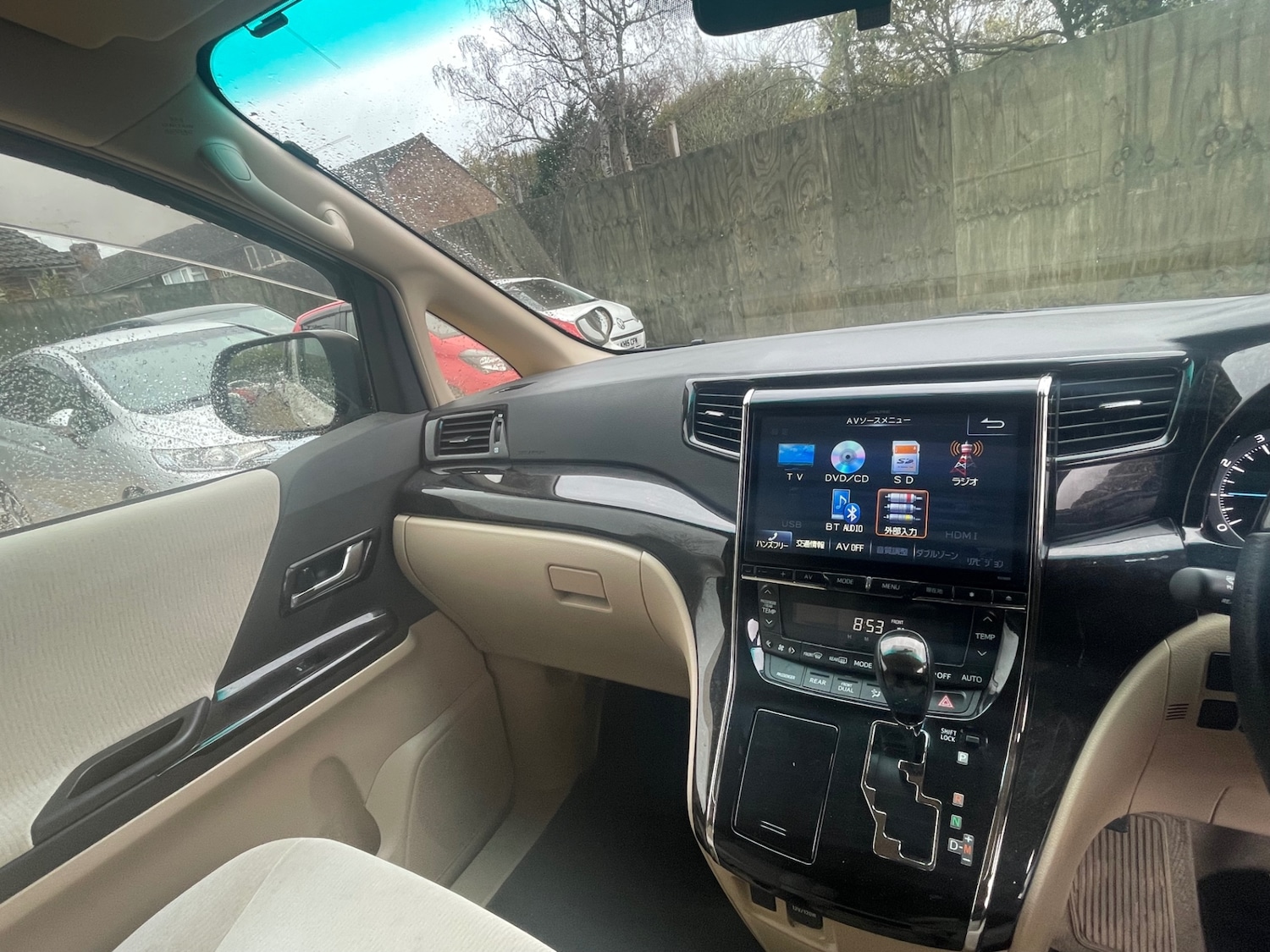 Used Toyota Vellfire 2014 for sale - 76548140: Photo 17