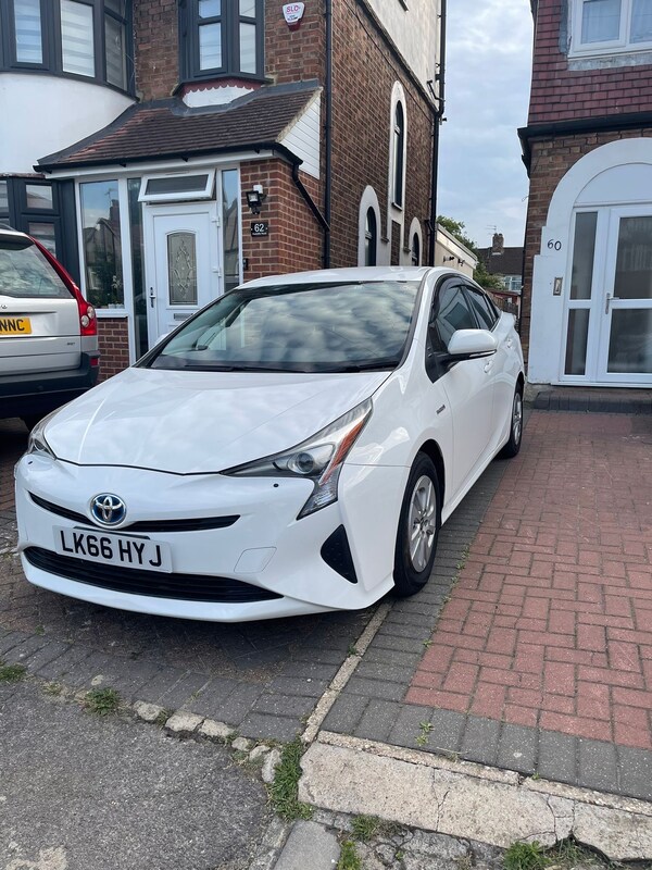 Used Toyota Prius 2017 for sale - 74558214: Photo 2