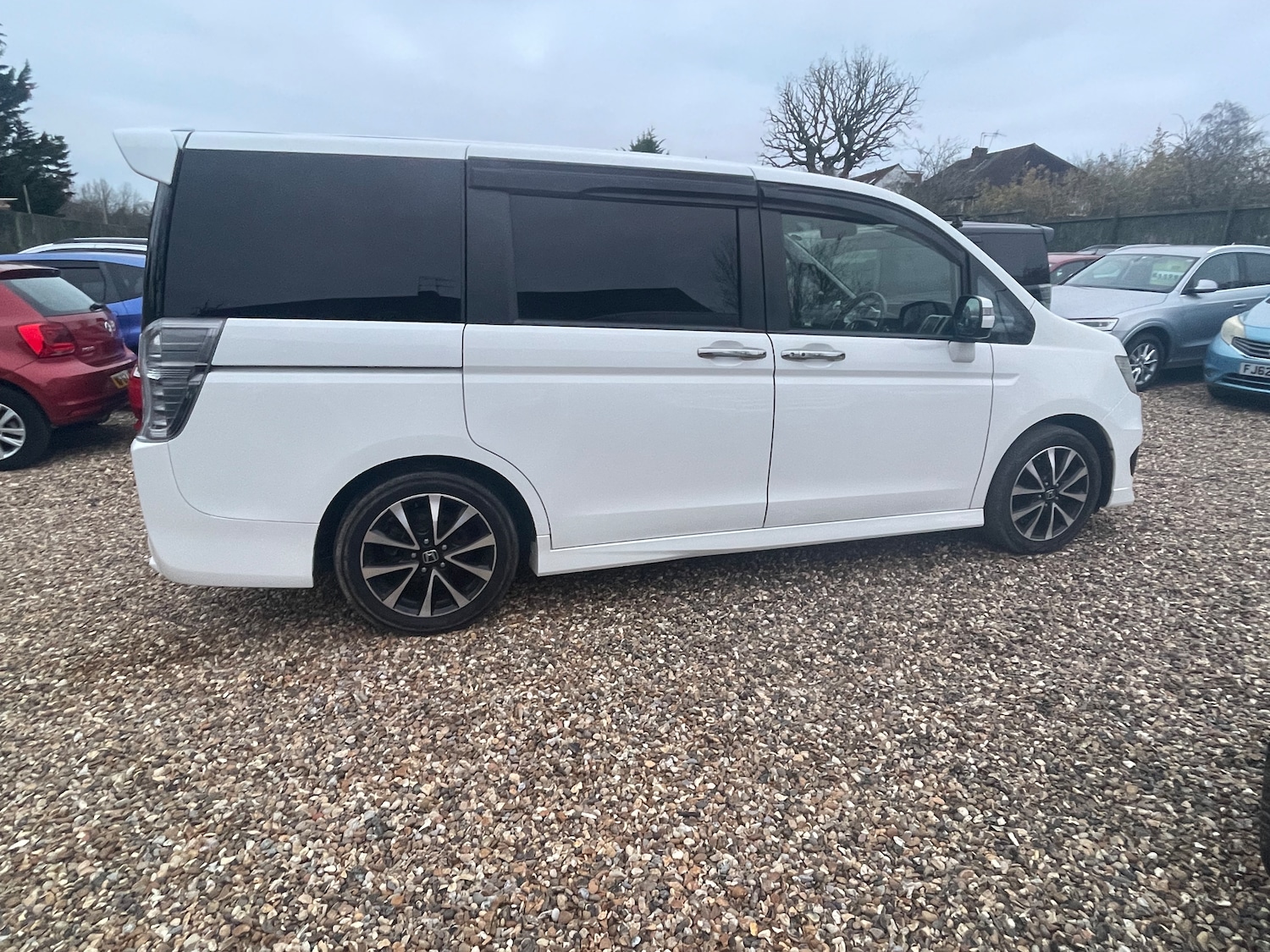 Used Honda Stepwagon for sale - 77060494: Photo 12