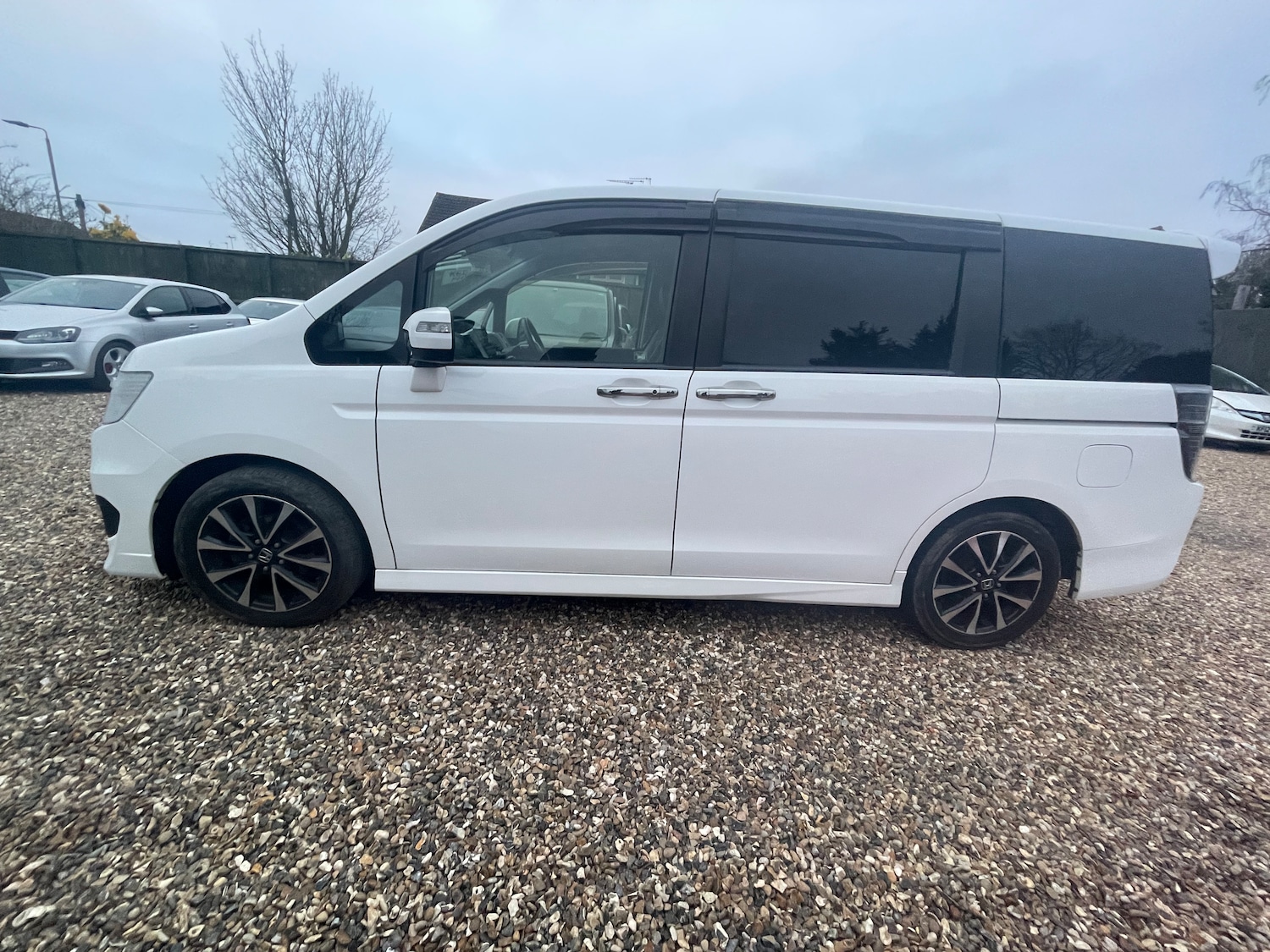 Used Honda Stepwagon for sale - 77060494: Photo 6