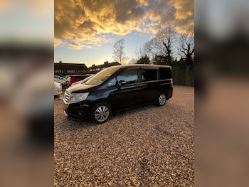 Used Honda Stepwagon 2013 for sale - 73867761: Photo