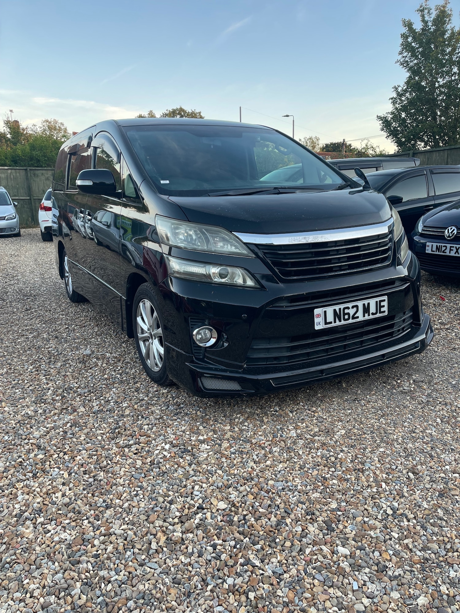 Used Toyota Vellfire 2012 for sale - 76087575: Photo 2