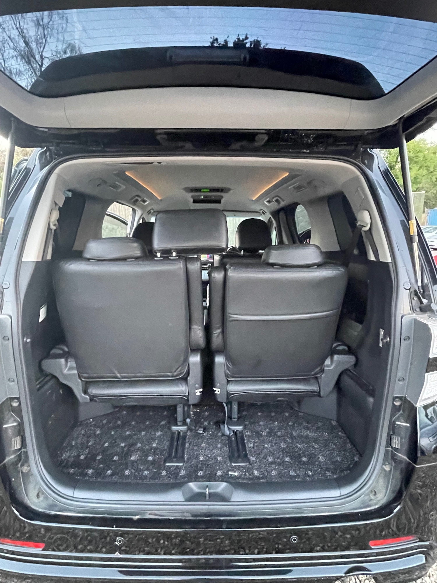 Used Toyota Vellfire 2012 for sale - 76087575: Photo 23