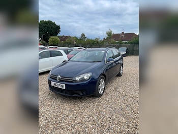 Volkswagen - Golf