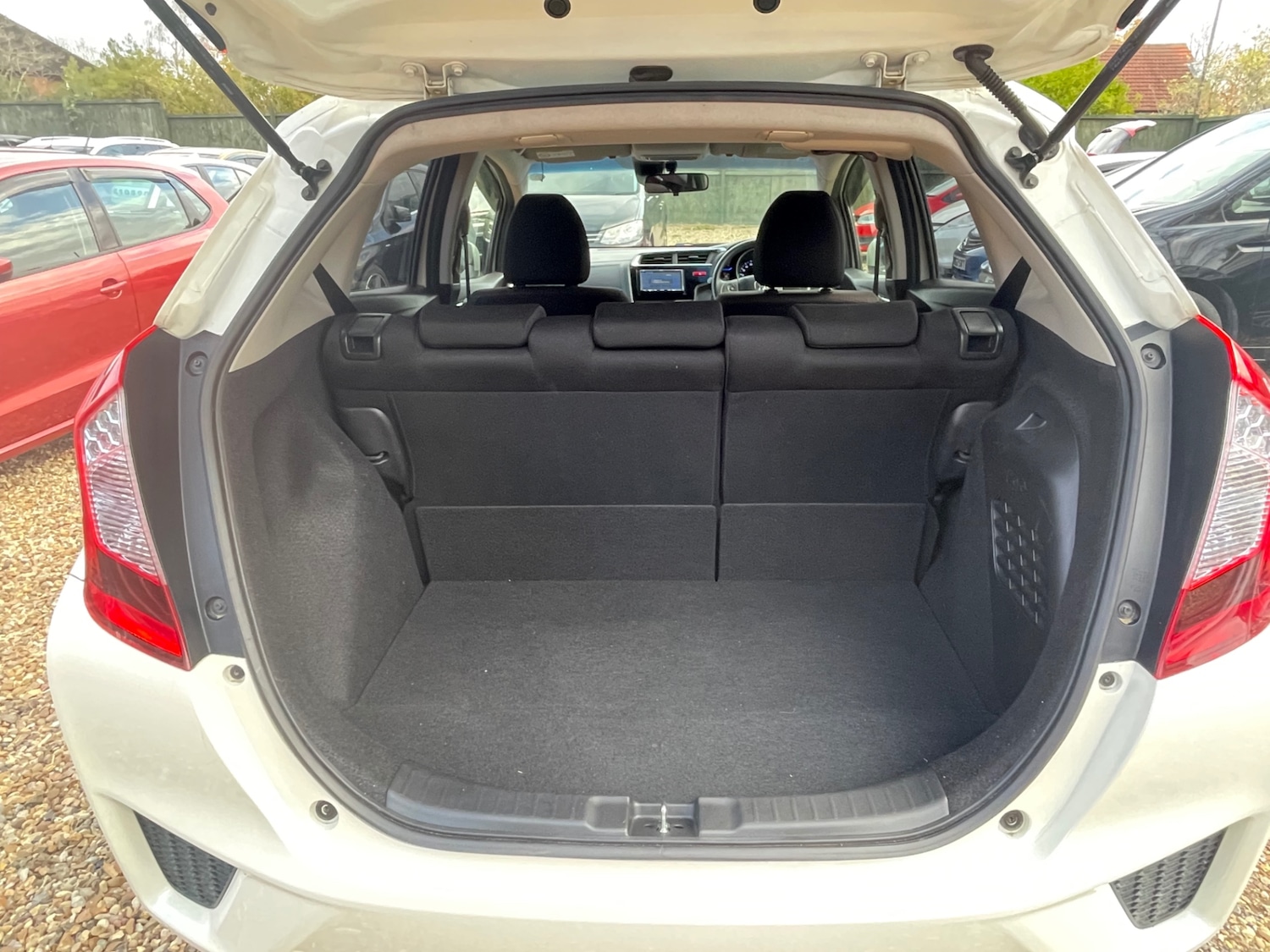 Used Honda Jazz 2014 for sale - 76972293: Photo 23