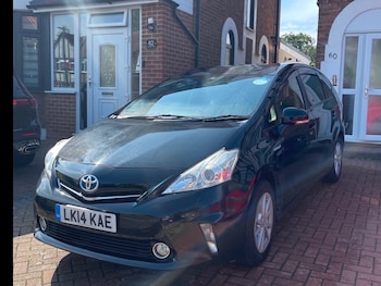 Used Toyota Prius+ 2014 for sale - 68711942: Photo