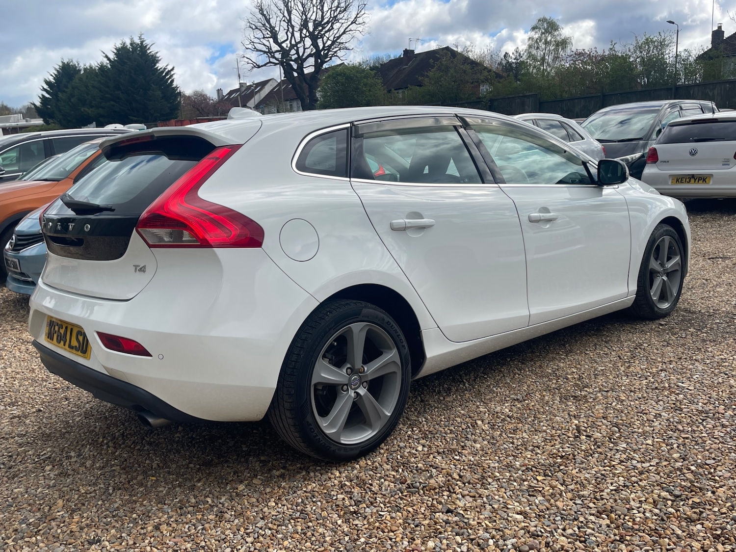 Used Volvo V40 2014 for sale - 78139470: Photo 11