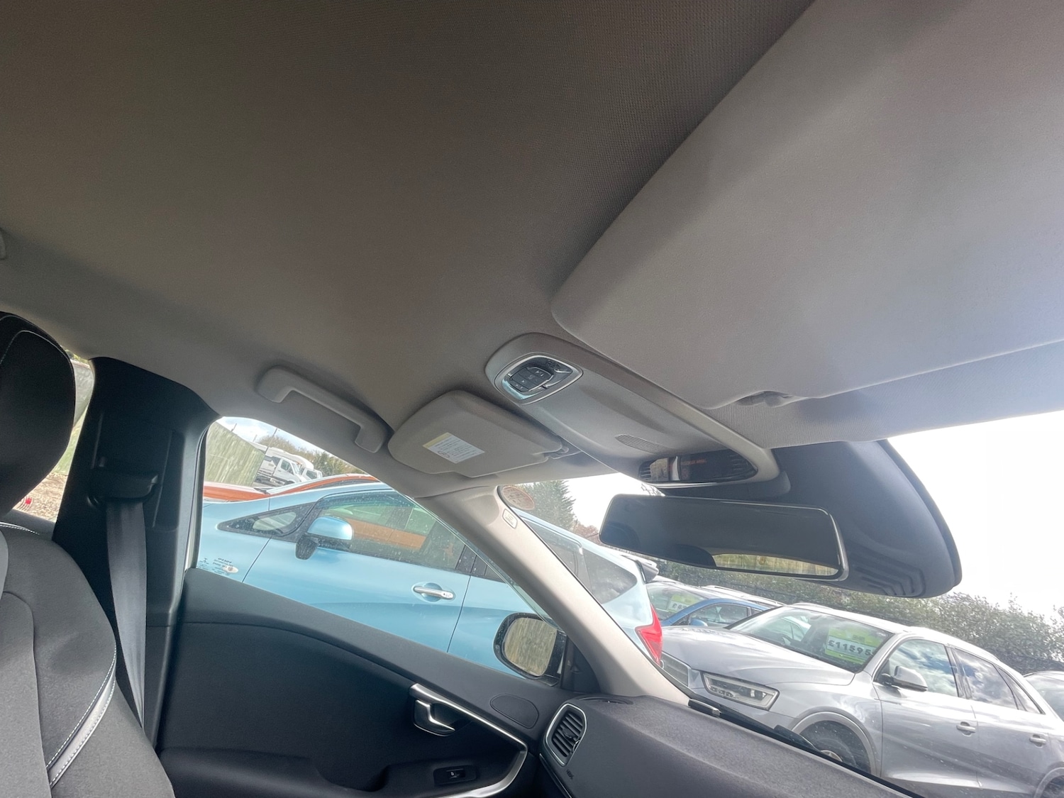 Used Volvo V40 2014 for sale - 78139470: Photo 20