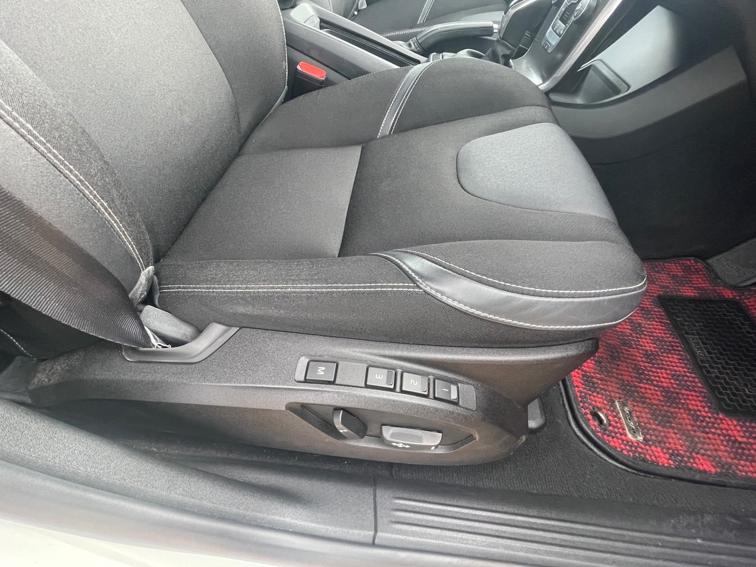 Used Volvo V40 2014 for sale - 78139470: Photo 22