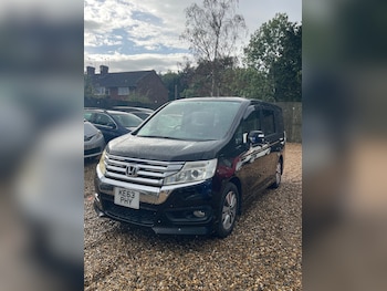 Used Honda Stepwagon 2013 for sale - 76987600: Photo