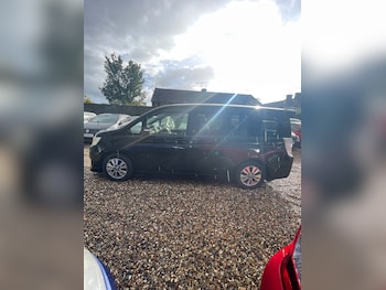 Used Honda Stepwagon 2013 for sale - 76987600: Photo