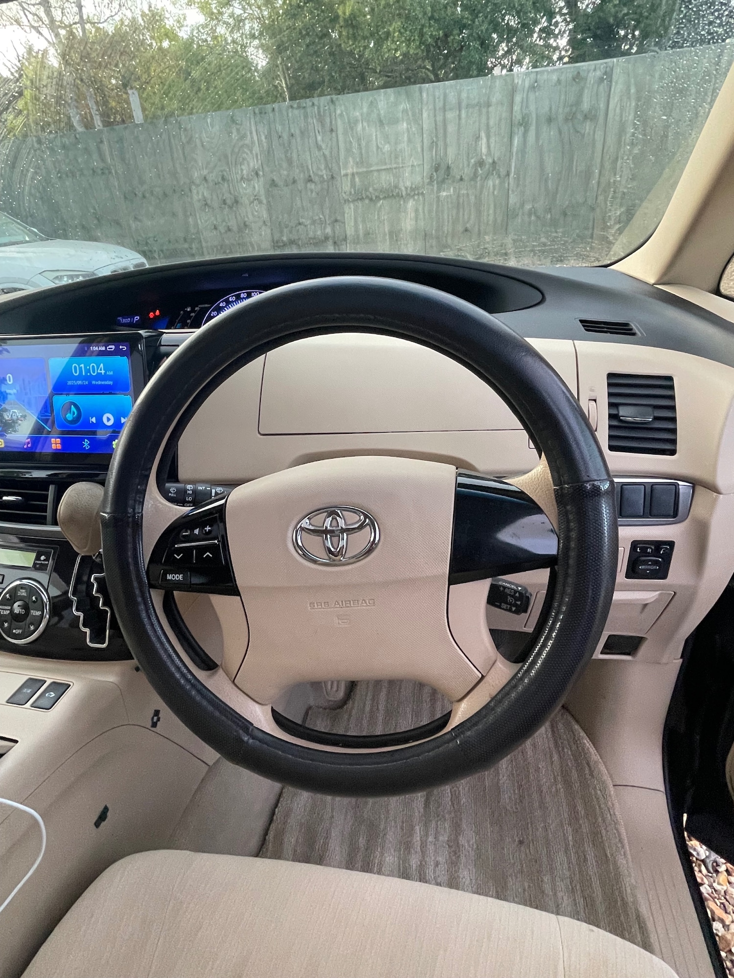 Used Toyota Estima 2012 for sale - 76097171: Photo 15