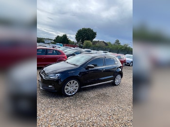 Used Volkswagen Polo 2015 for sale - 76986750: Photo