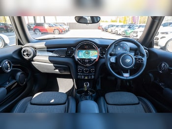 Used MINI Hatch 2023 for sale - 78365260: Photo