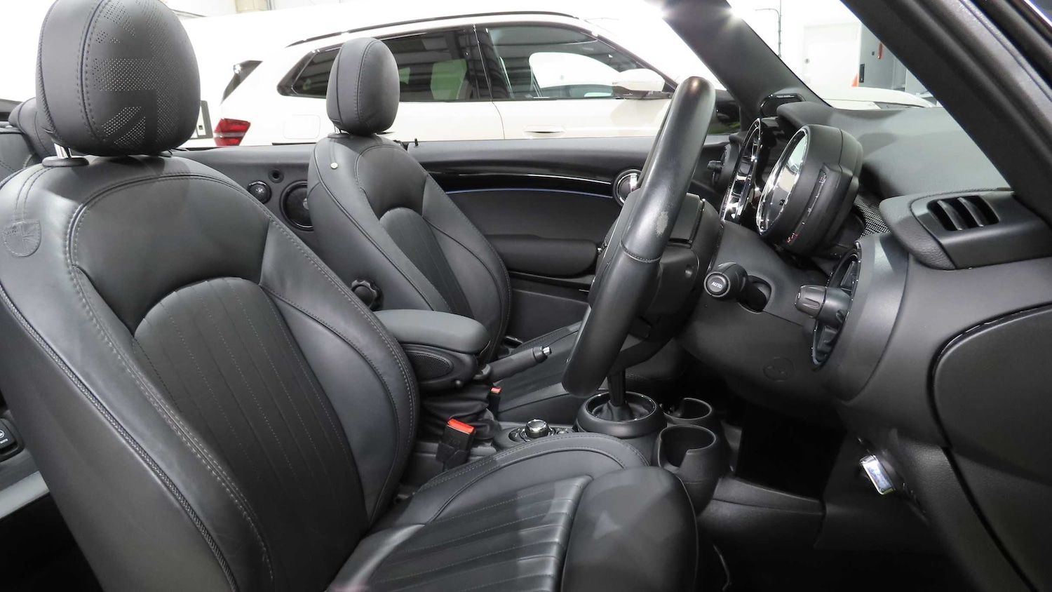 Used MINI Convertible 2022 for sale - 76842927: Photo 10