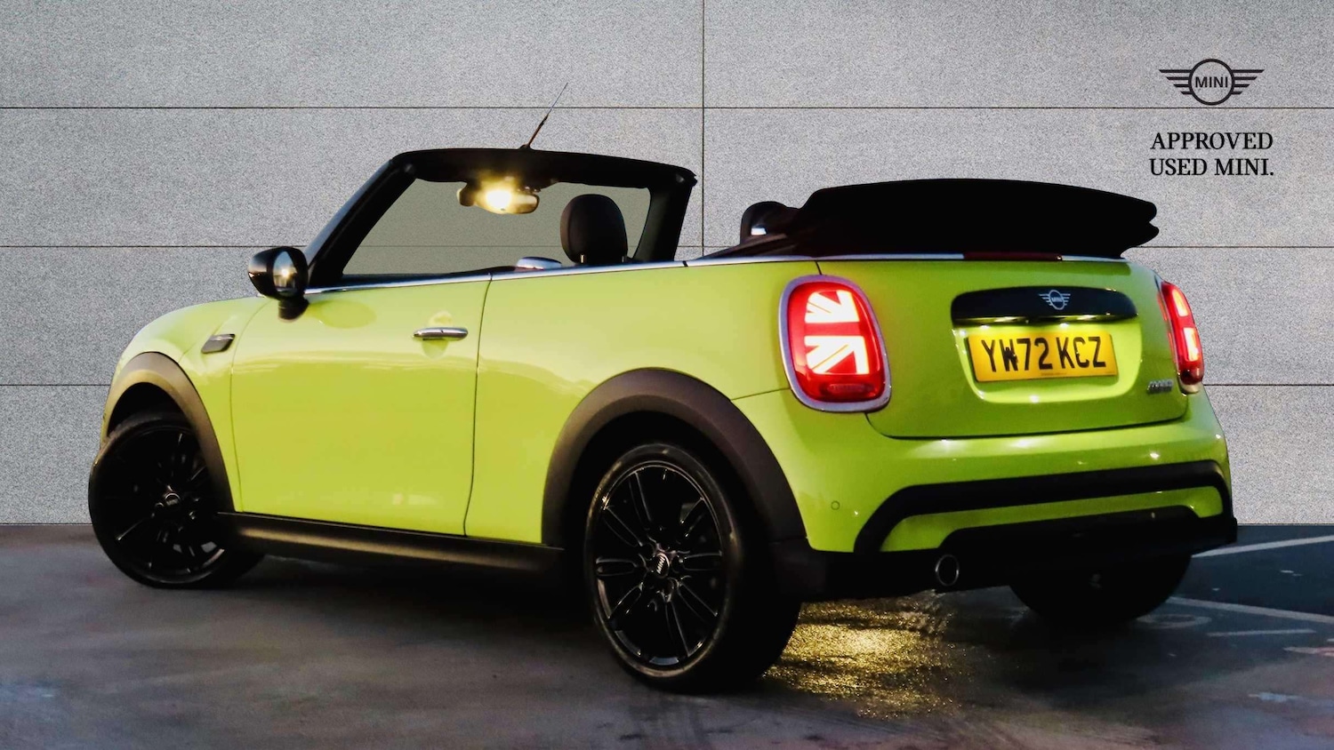 Used MINI Convertible 2022 for sale - 76842927: Photo 2