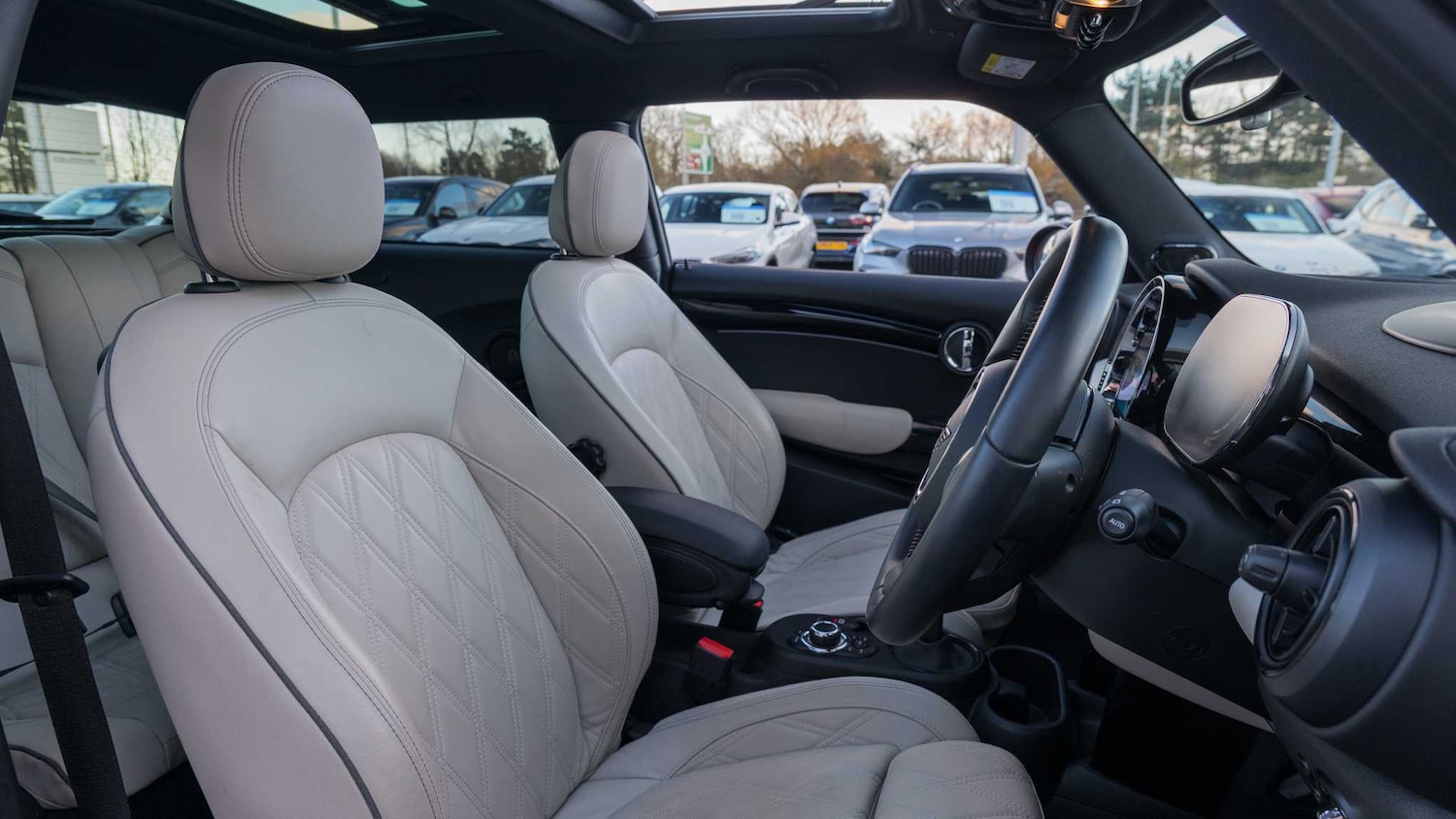 Used MINI Hatch 2023 for sale - 77943243: Photo 11