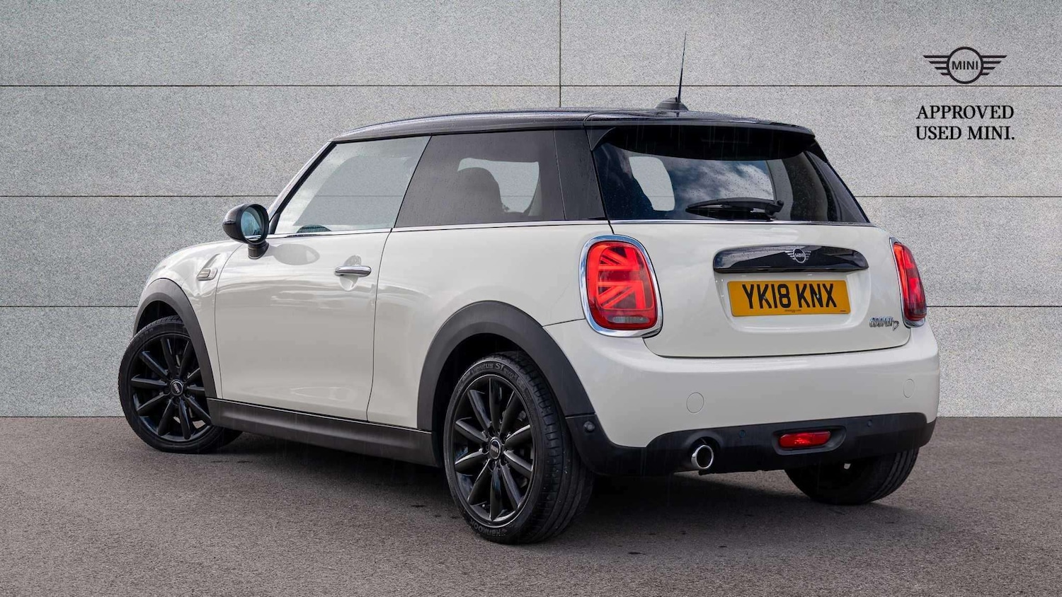 Used MINI Hatch 2018 for sale - 78118959: Photo 2