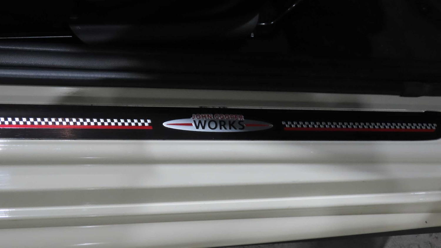 Used MINI Convertible 2021 for sale - 76842990: Photo 30