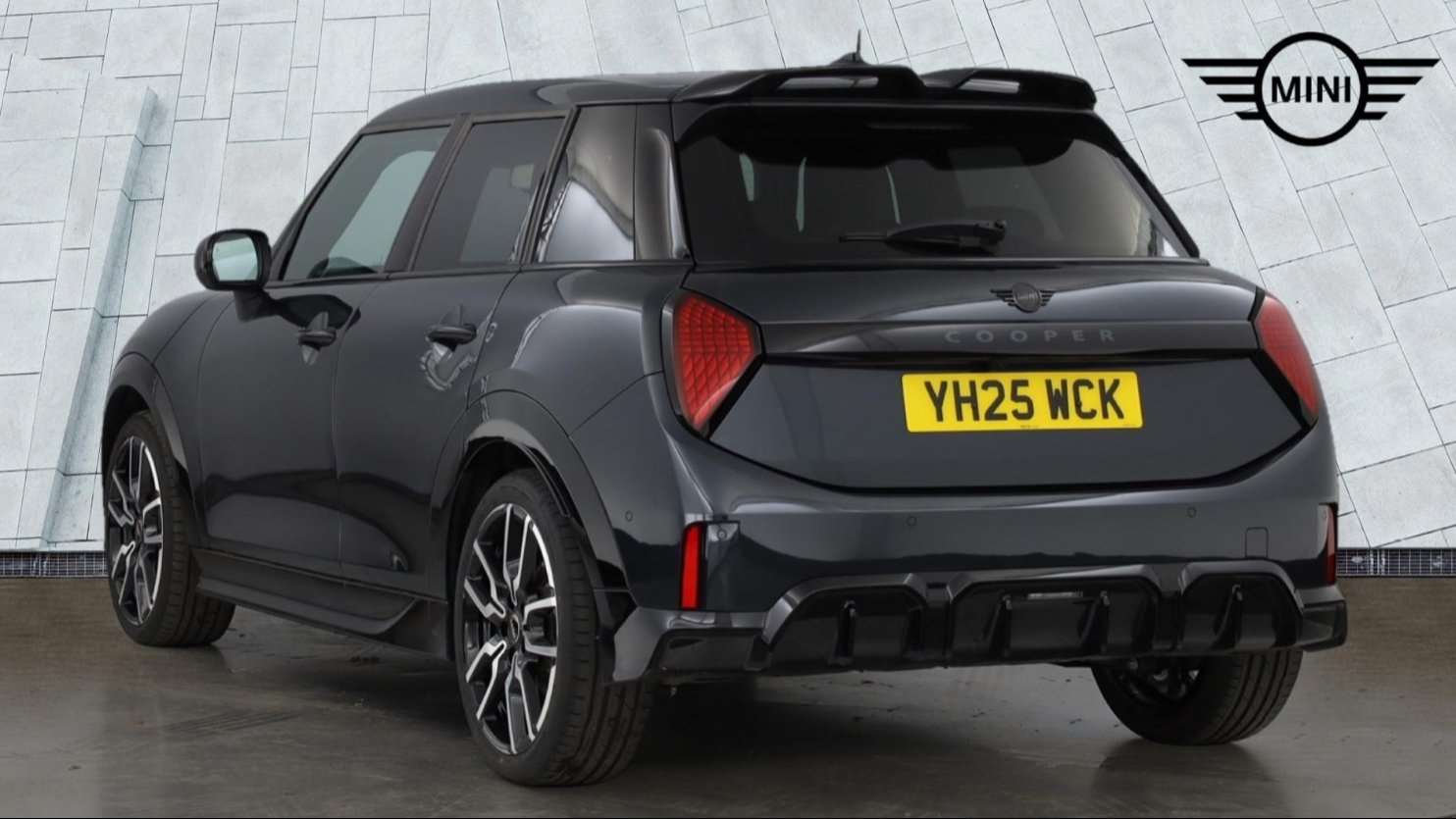 Used MINI Cooper 2025 for sale - 76298431: Photo 2