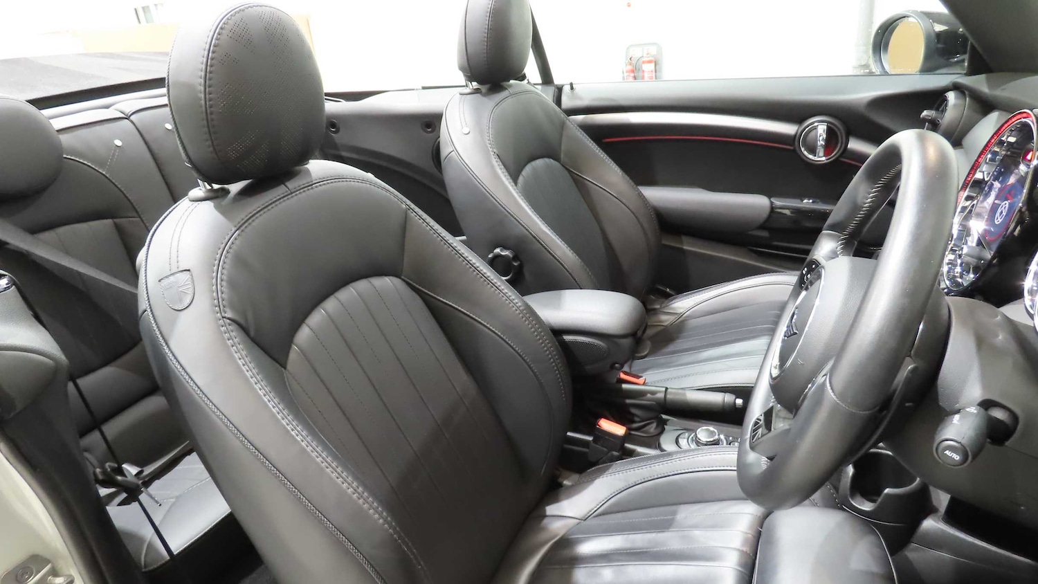 Used MINI Convertible 2022 for sale - 76648879: Photo 11