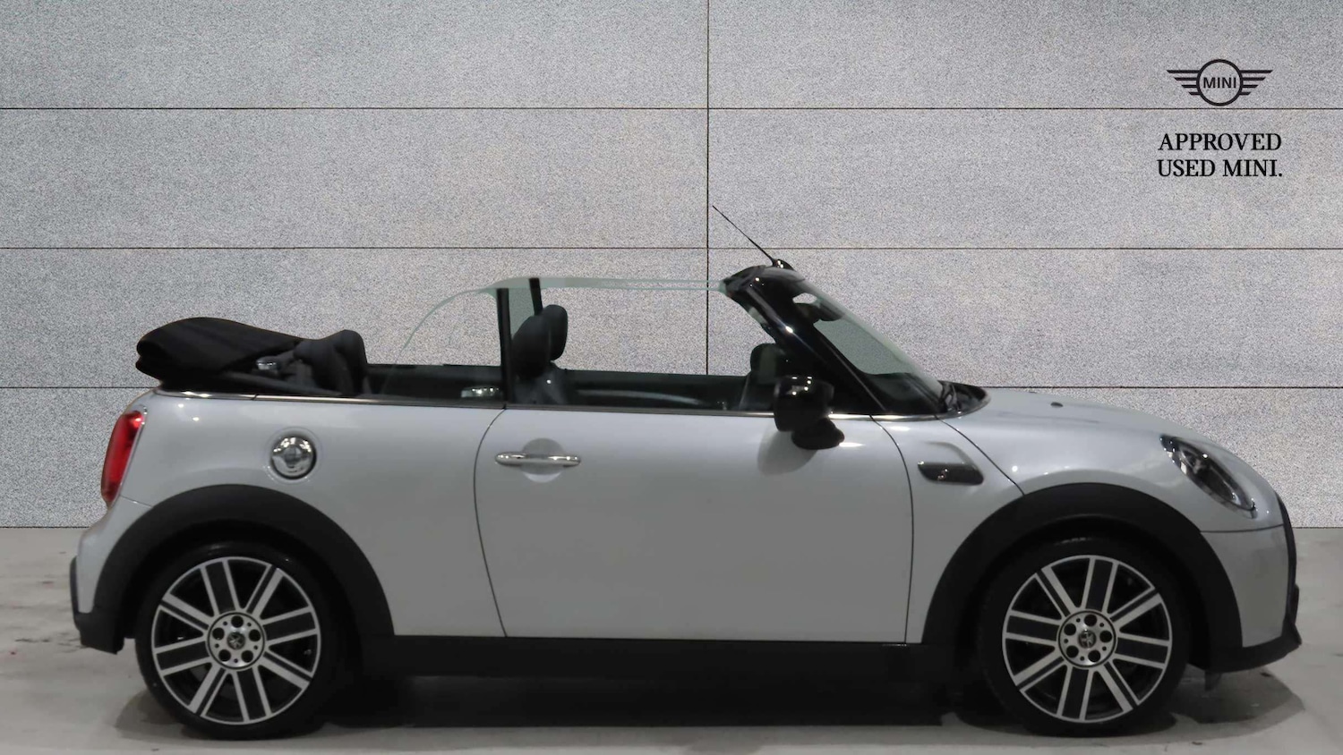 Used MINI Convertible 2022 for sale - 76648879: Photo 3