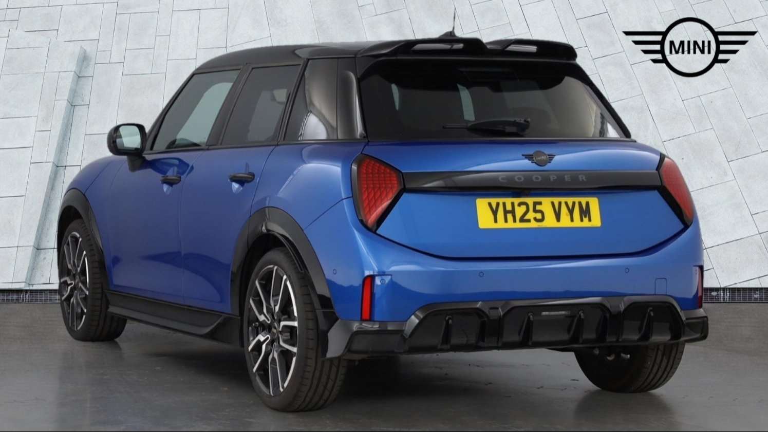 Used MINI Cooper 2025 for sale - 76329208: Photo 2