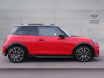 Used MINI Cooper 2024 for sale - 76004404: Photo